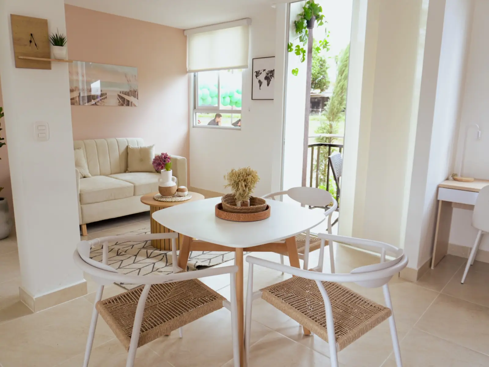 Comedor del apartamento modelo de la Torre 1